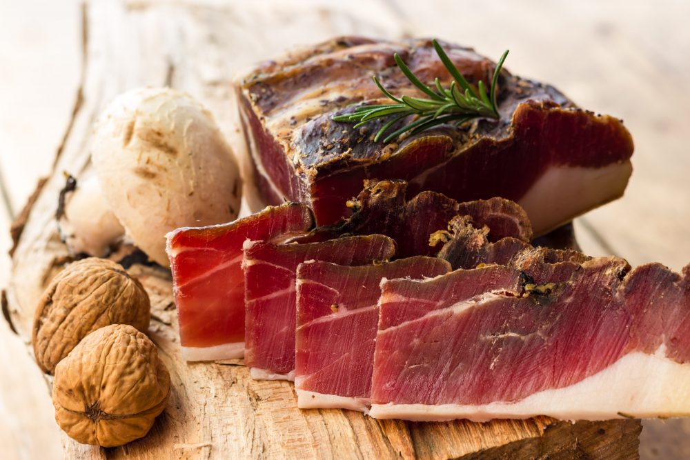 Consorzio Tutela Speck Alto Adige, bando triennale da 1,8 milioni